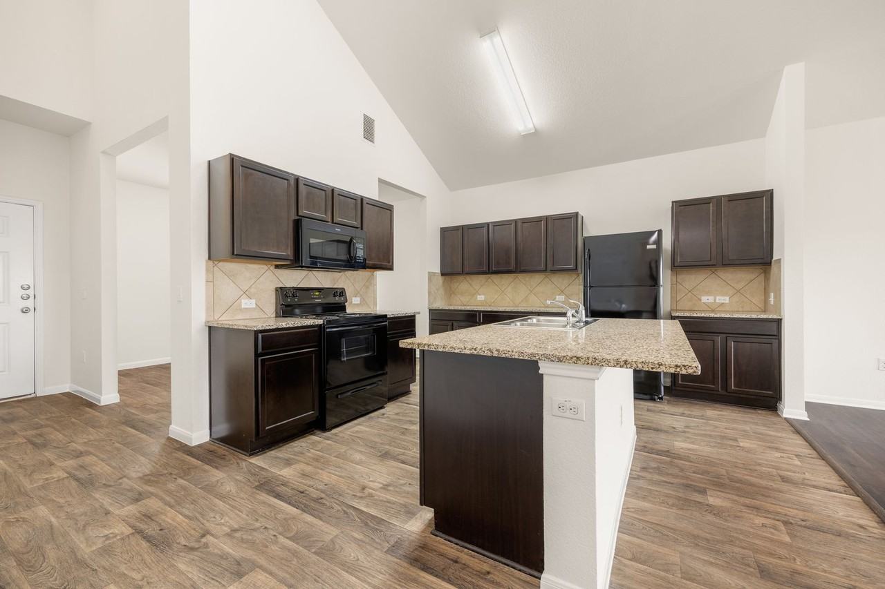 404 Pentire Way - Photo 6 of 18