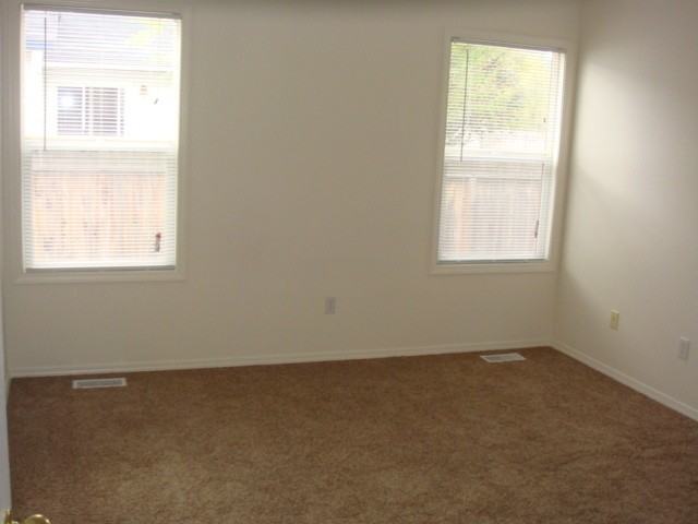 1029 N Maple Creek Ave - Photo 6 of 9