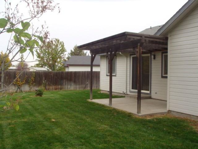 1029 N Maple Creek Ave - Photo 7 of 9