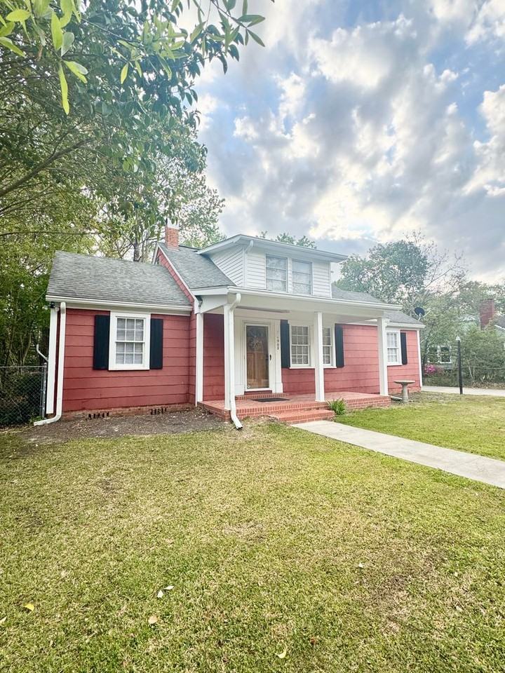 1508 Laurel St - Photo 2 of 27
