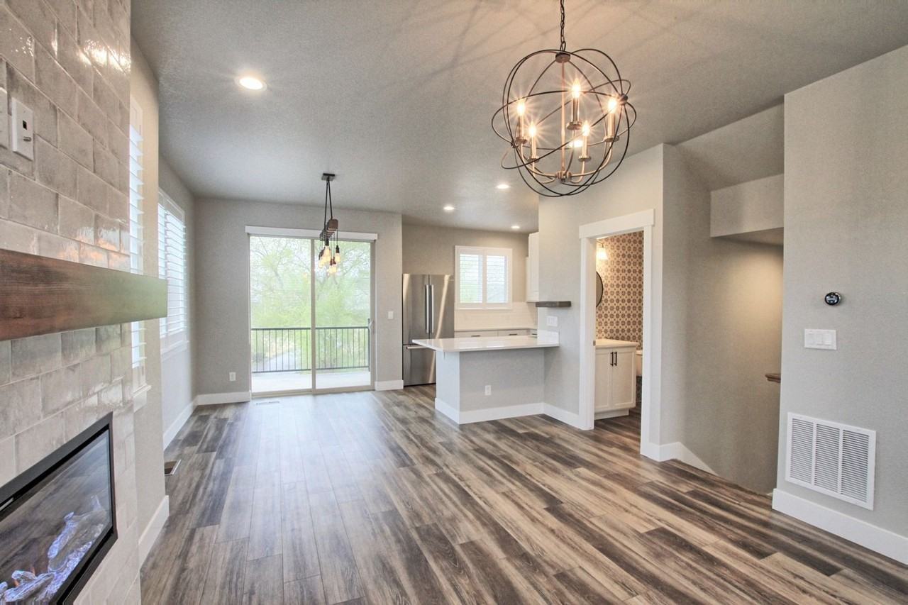 1025 S Gilbert St #E - Photo 4 of 34