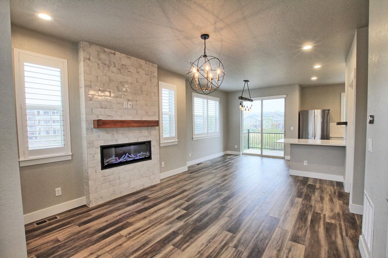 1025 S Gilbert St #E - Photo 5 of 34