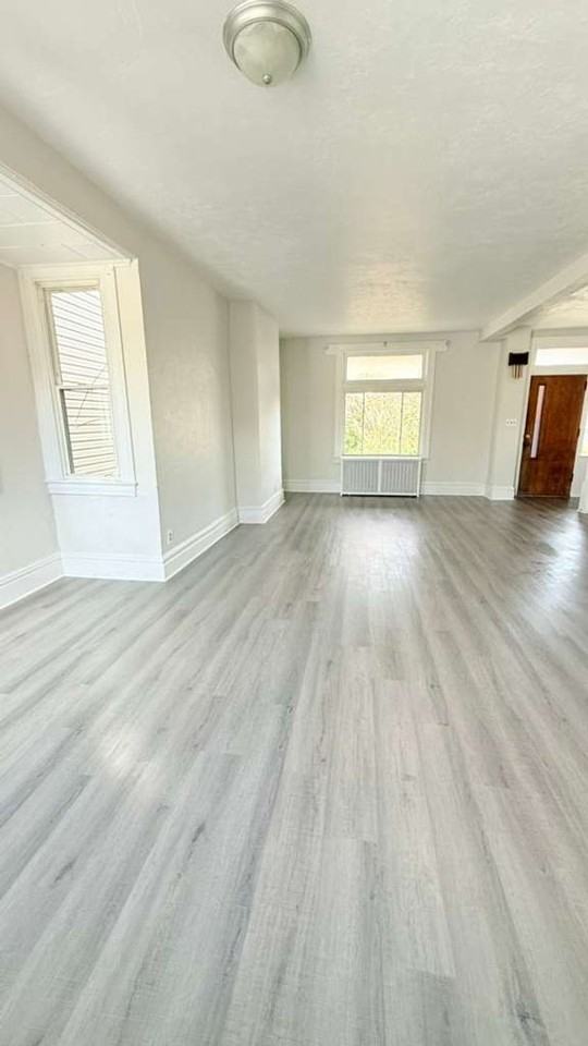 403 Spencer Ave - Photo 2 of 22