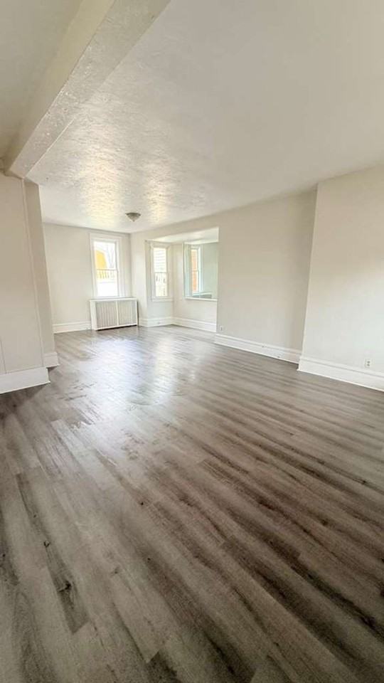 403 Spencer Ave - Photo 4 of 22