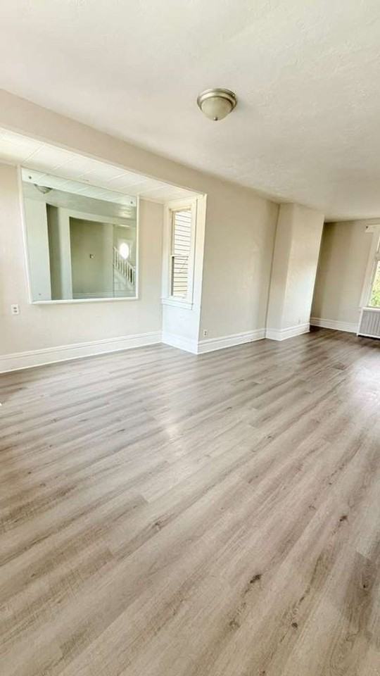 403 Spencer Ave - Photo 6 of 22