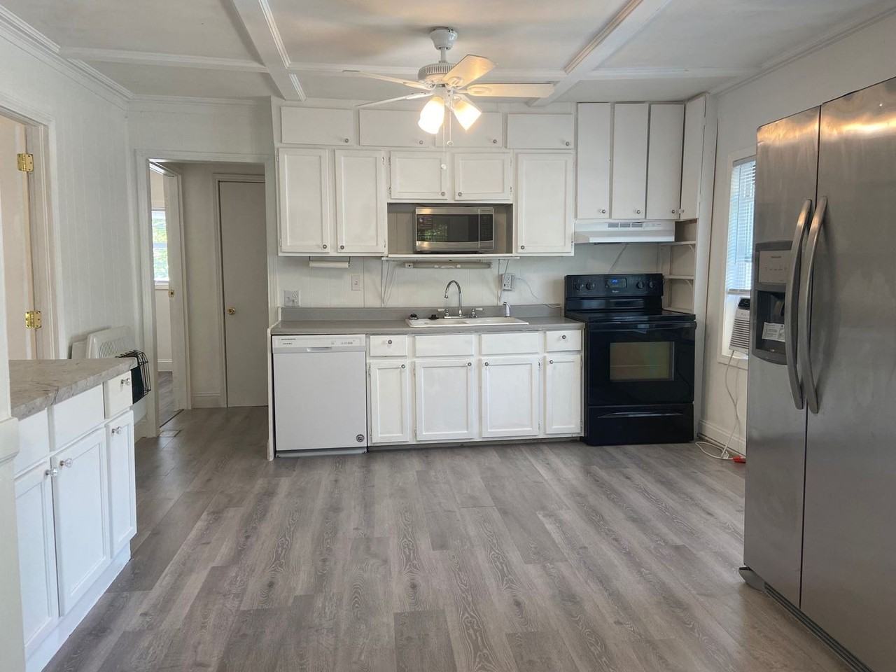 703 Brown St - Photo 3 of 30