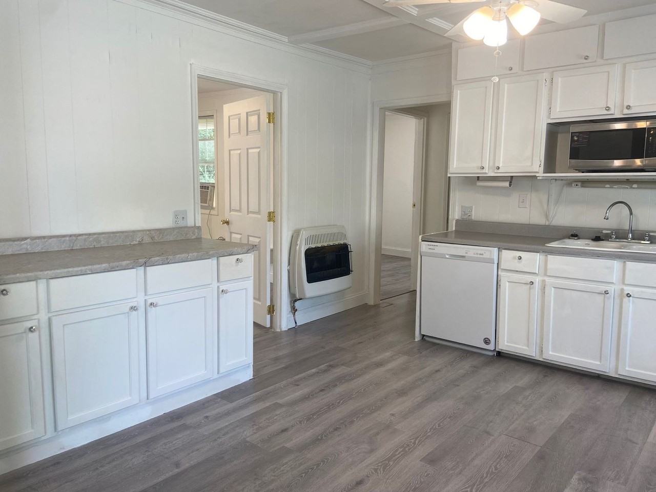 703 Brown St - Photo 6 of 30