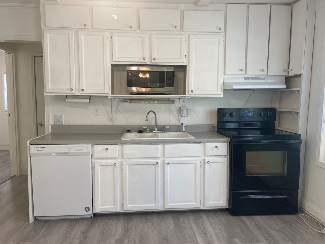 703 Brown St - Photo 7 of 30