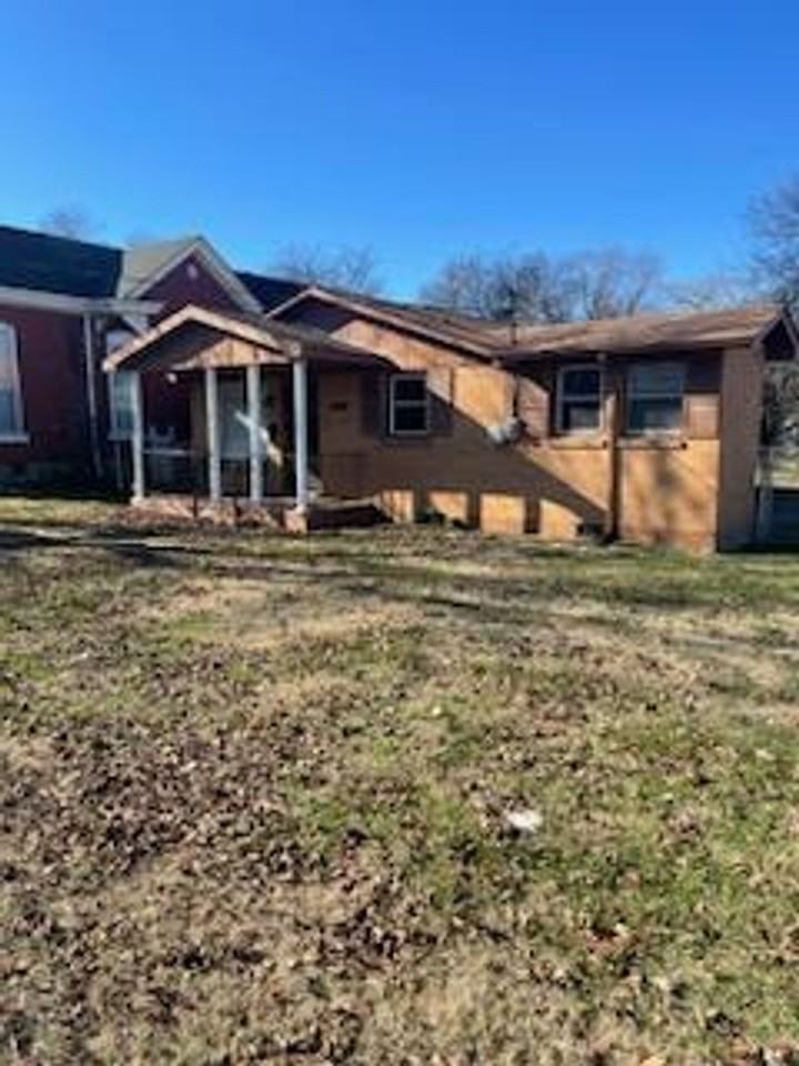 712 Meridian St - Photo 2 of 12