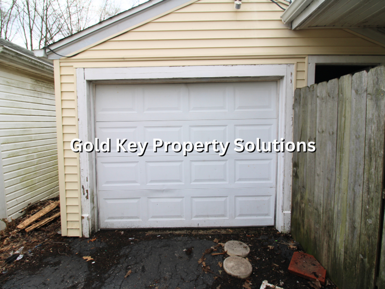 2403 E 5th St - Photo 4 of 21