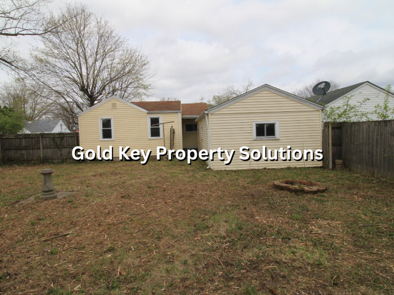 2403 E 5th St - Photo 5 of 21