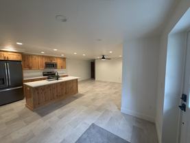 1040 Nw #B - Photo 1 of 1