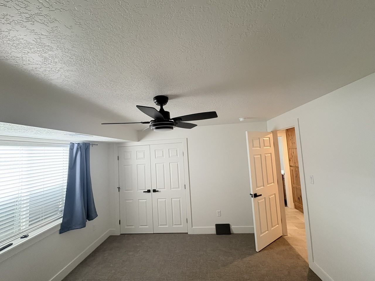 1040 Nw #B - Photo 6 of 10