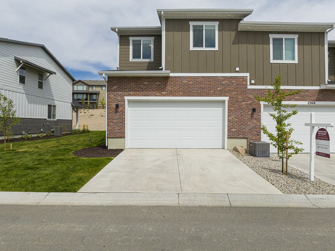 2274 N Wildwood Ln - Photo 3 of 50