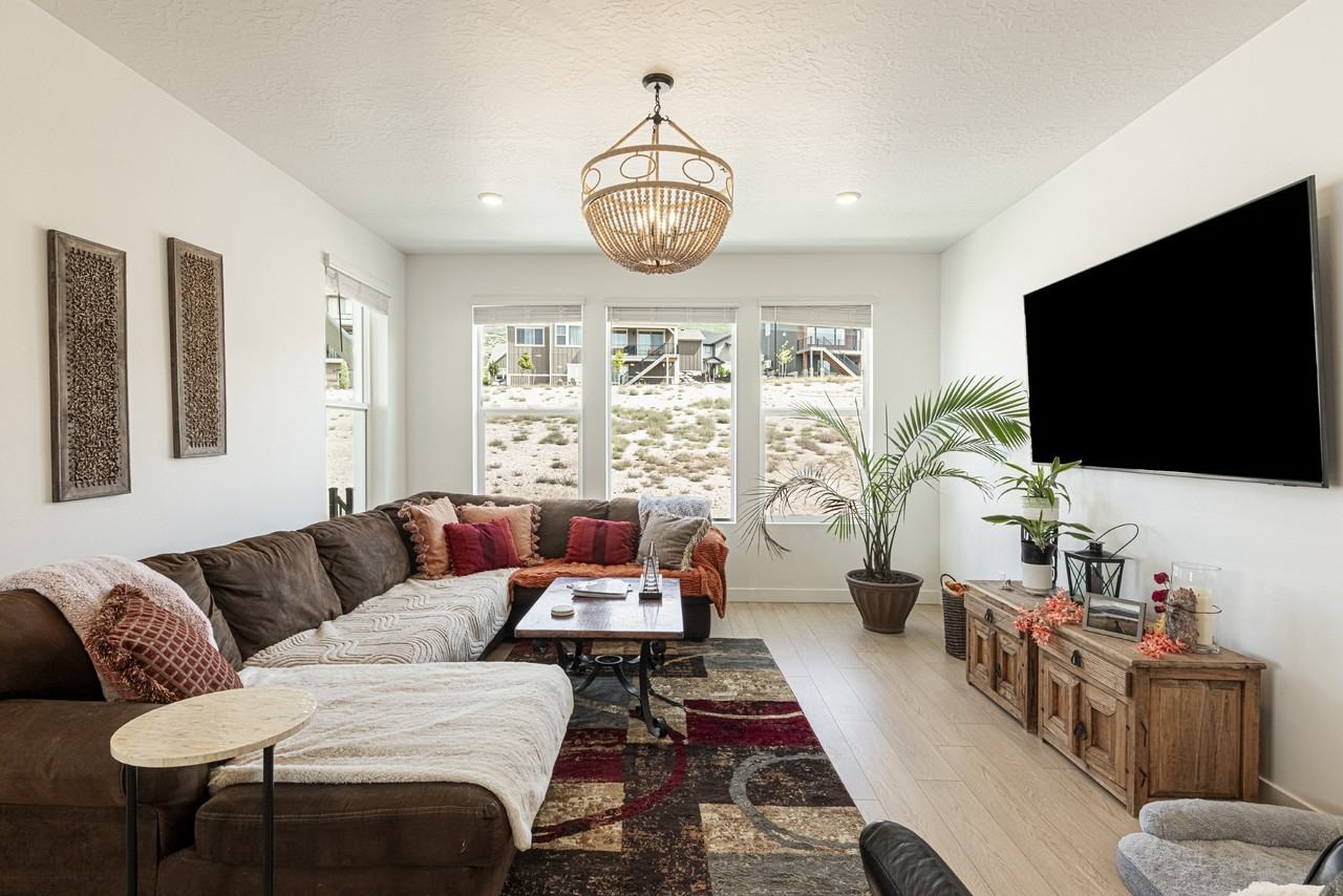 2274 N Wildwood Ln - Photo 4 of 50