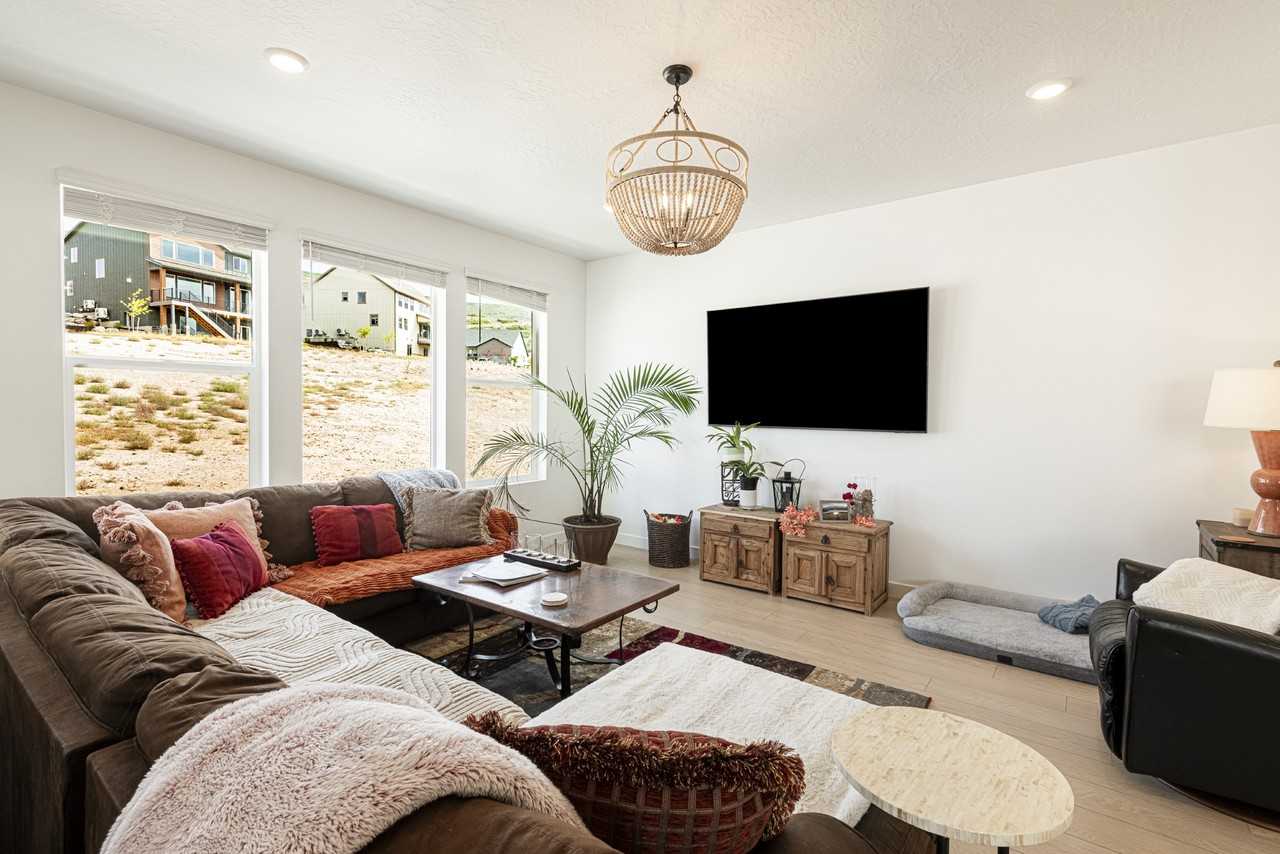 2274 N Wildwood Ln - Photo 5 of 50