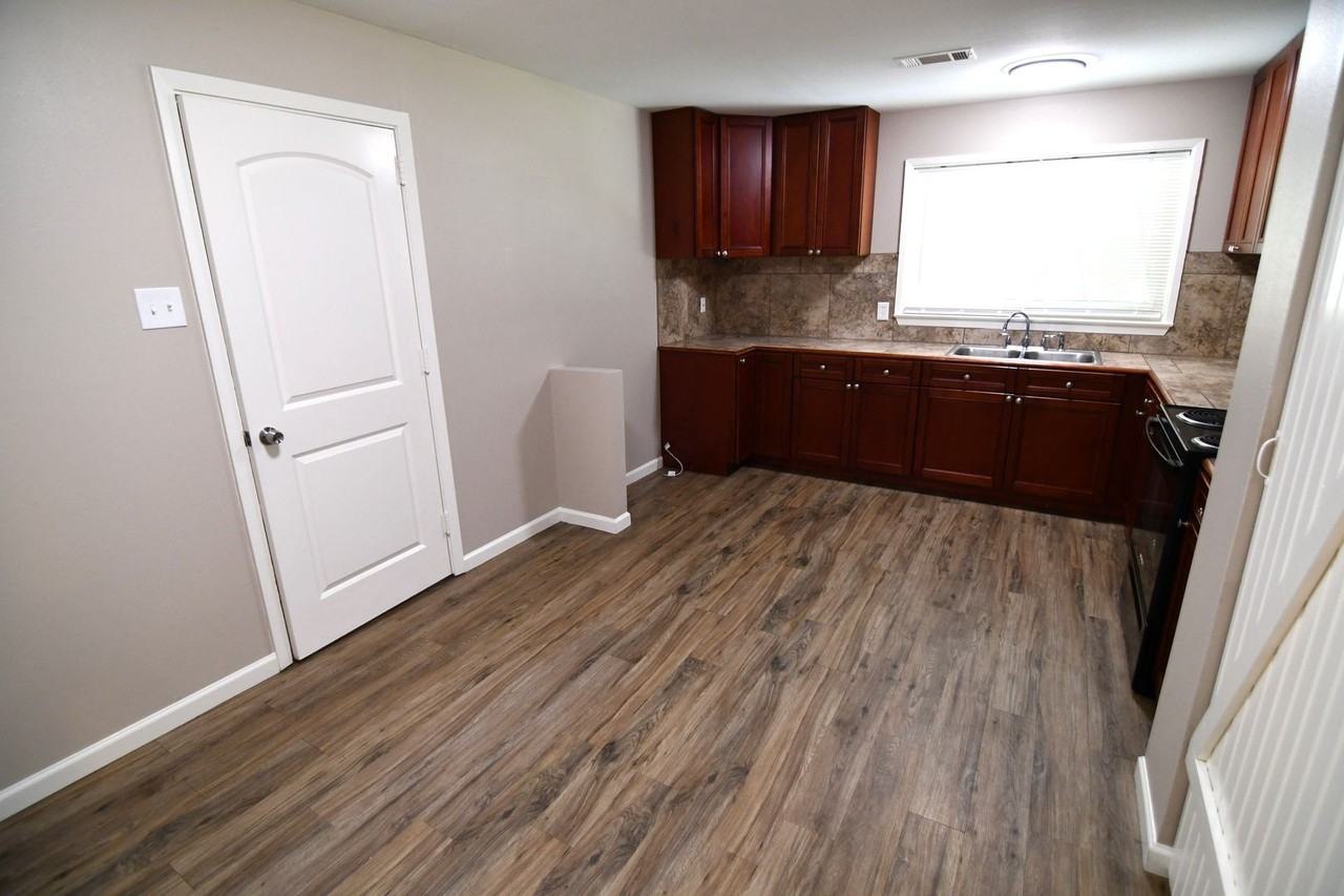 3454 Harrison St - Photo 2 of 25