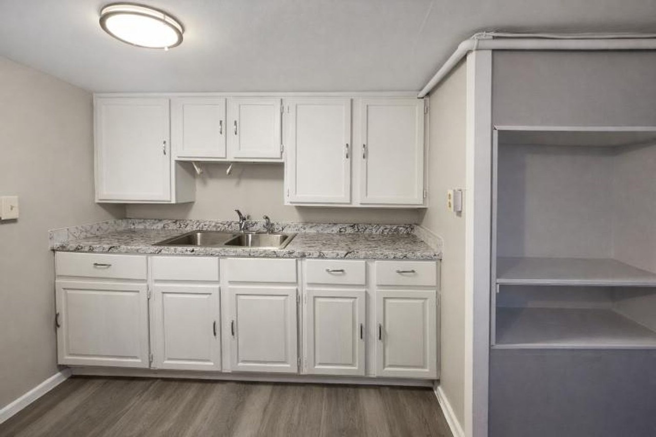 Cumberland Drive Triplex - Photo 7 of 34