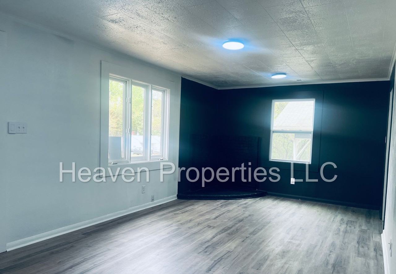 2531 Crispin Ave - Photo 5 of 11