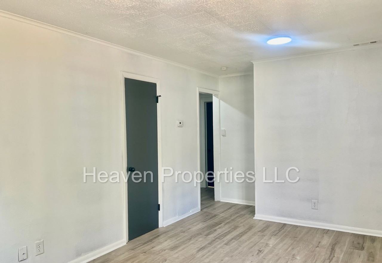 2531 Crispin Ave - Photo 6 of 11