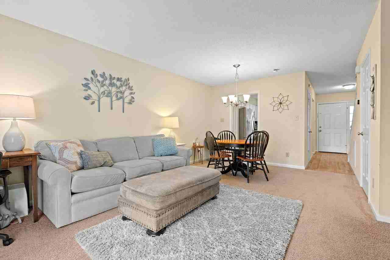 107 Gunston Ct - Photo 4 of 19