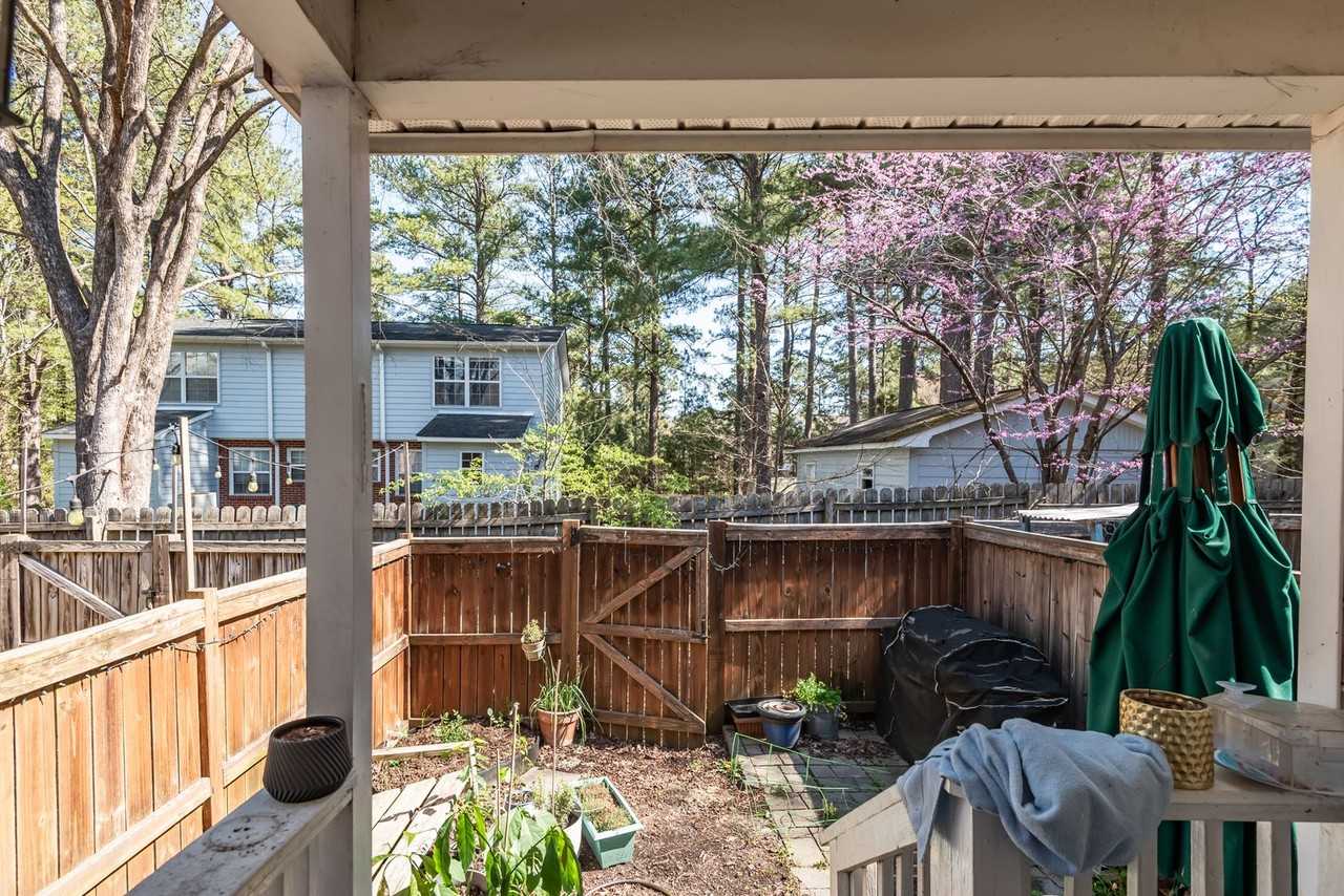 107 Gunston Ct - Photo 6 of 19