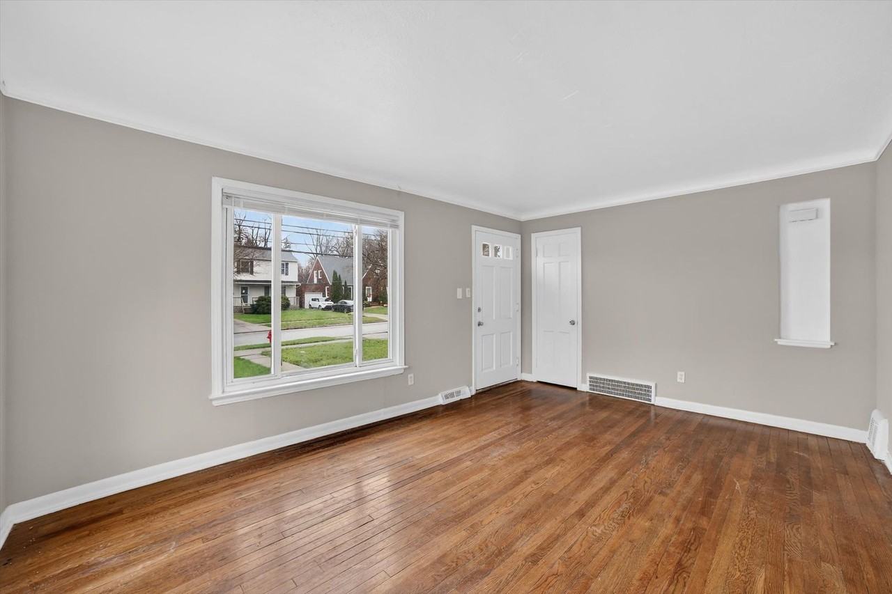 1568 Parker Dr - Photo 2 of 22