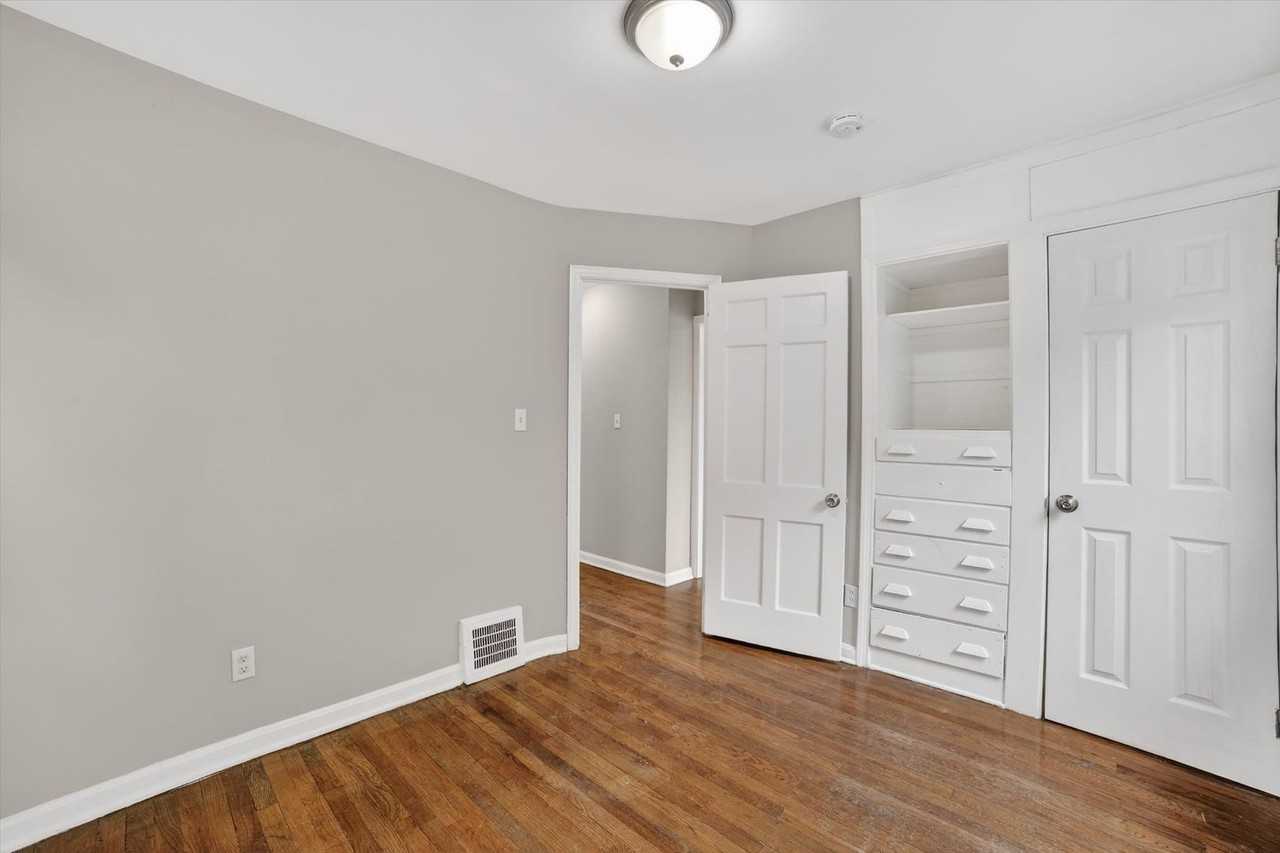 1568 Parker Dr - Photo 6 of 22