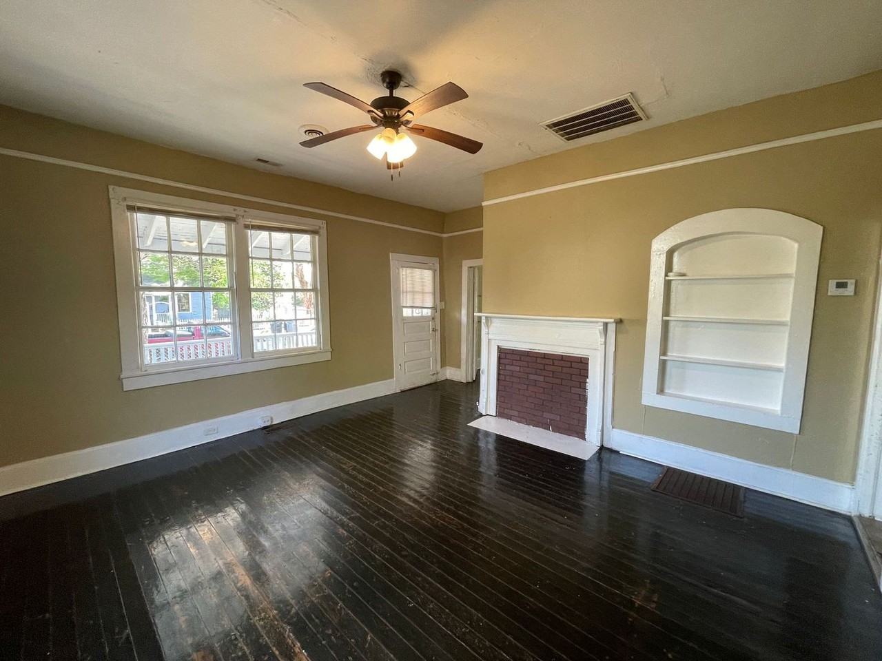 211 S Weldon St - Photo 4 of 14