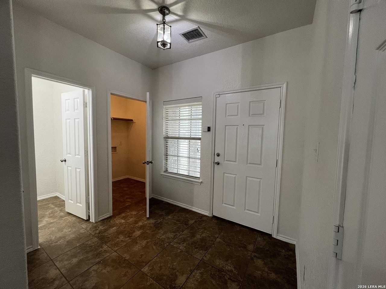 505 Saddlehorn Way - Photo 4 of 24