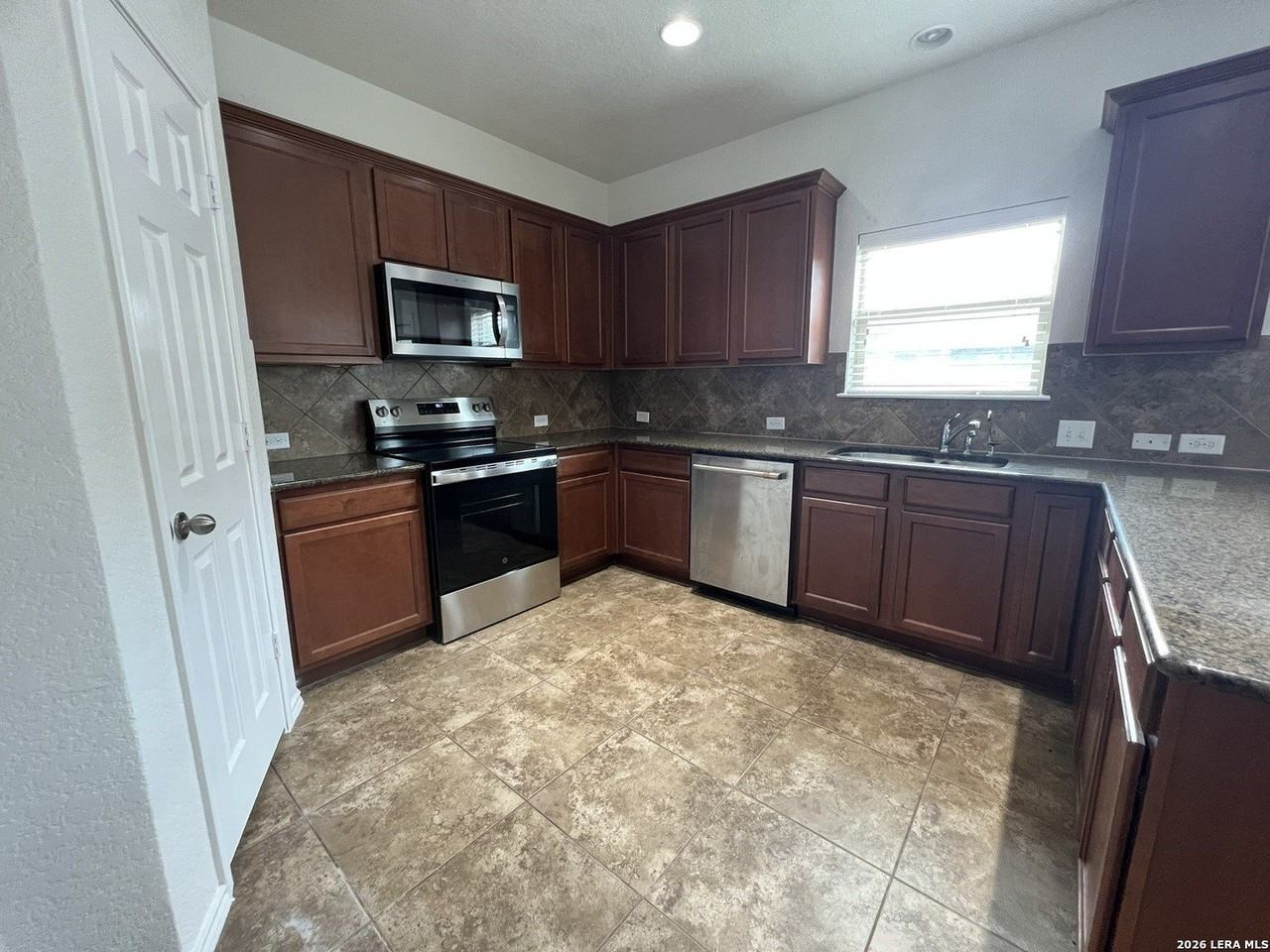 505 Saddlehorn Way - Photo 7 of 24