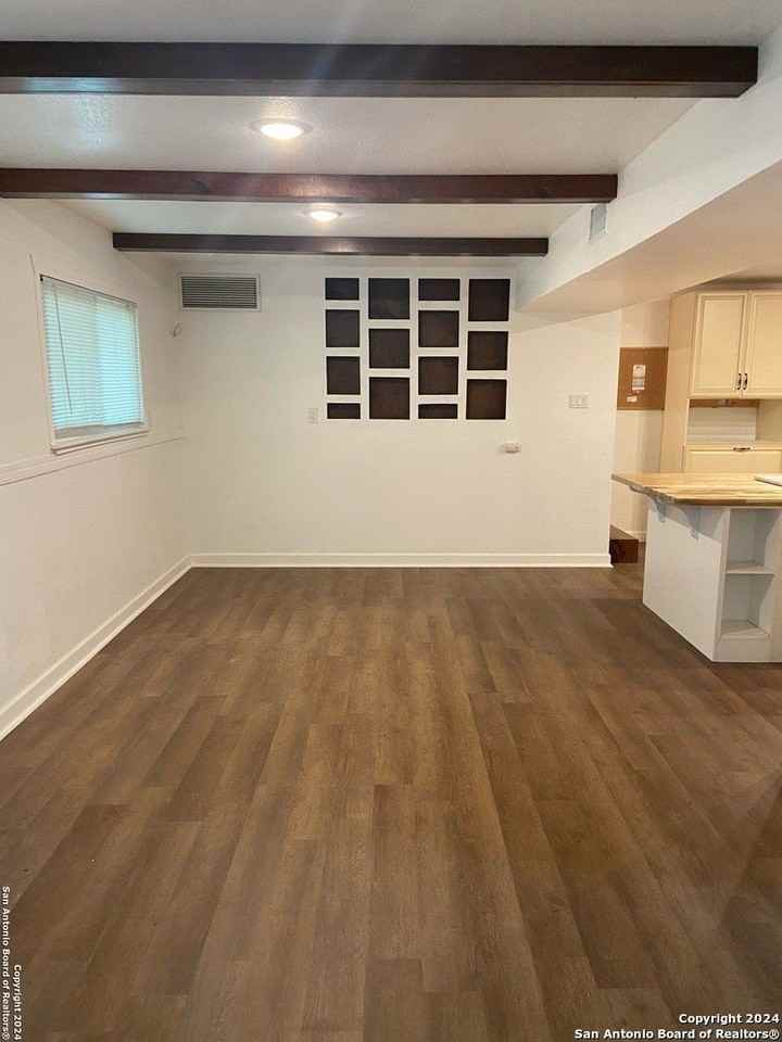 442 Harcourt Ave - Photo 7 of 22