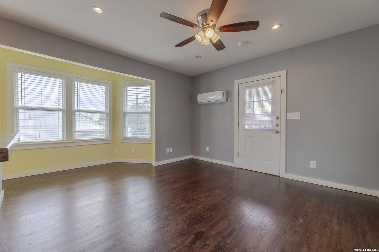 1015 N Palmetto Unit 3 - Photo 6 of 17