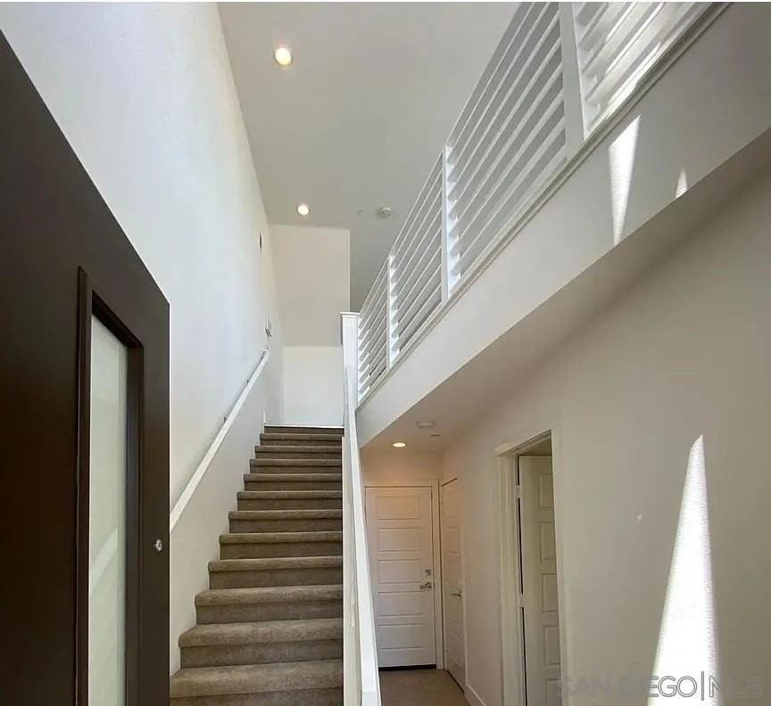 7829 Stylus Dr - Photo 2 of 32