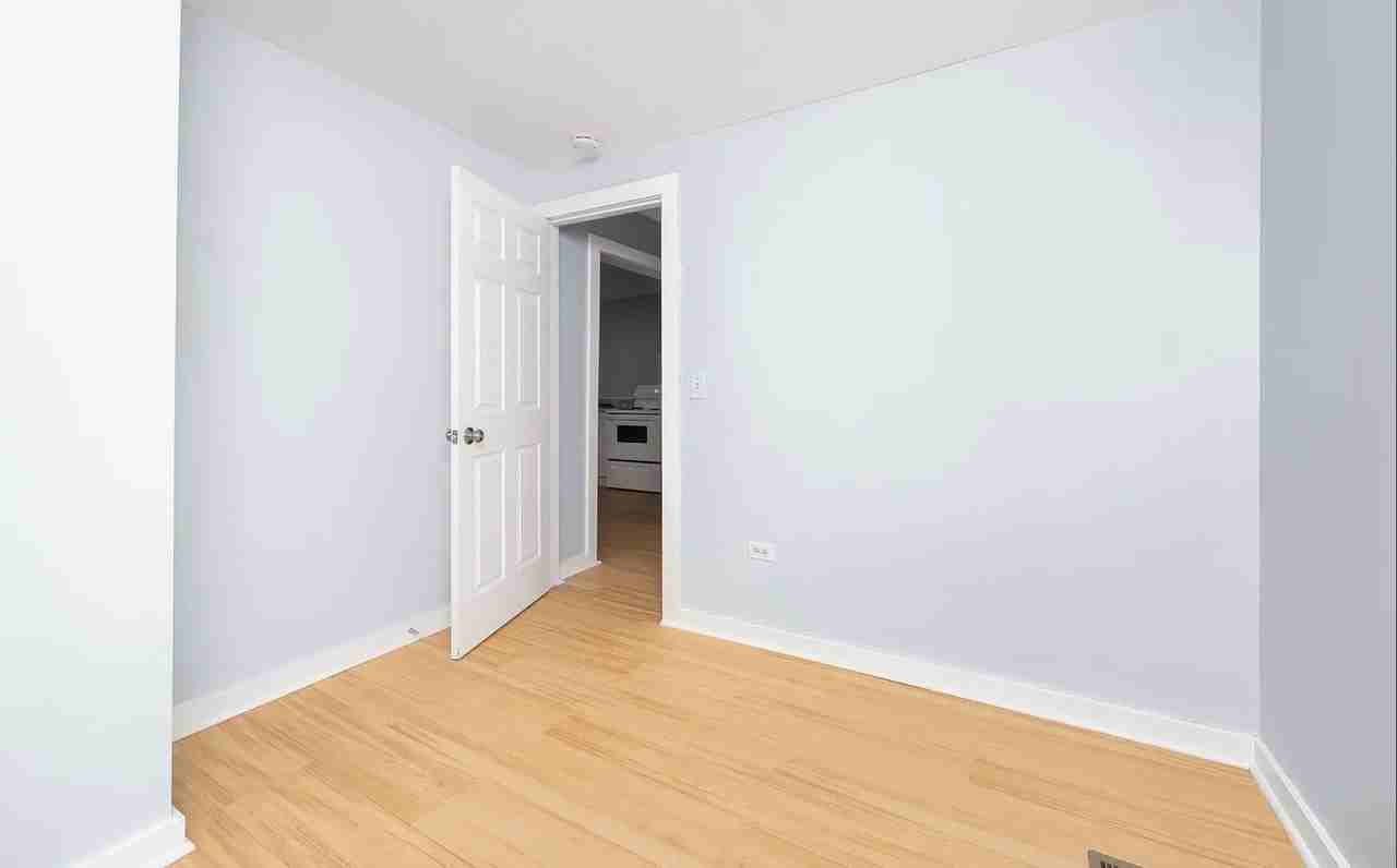 1044 Muskegon Ave Nw - Photo 7 of 18