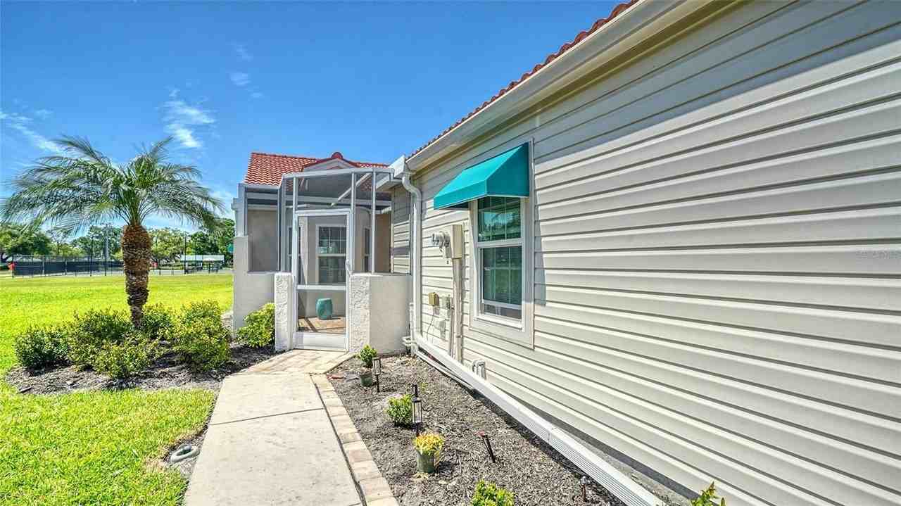 7510 Preserves Ct - Photo 3 of 50