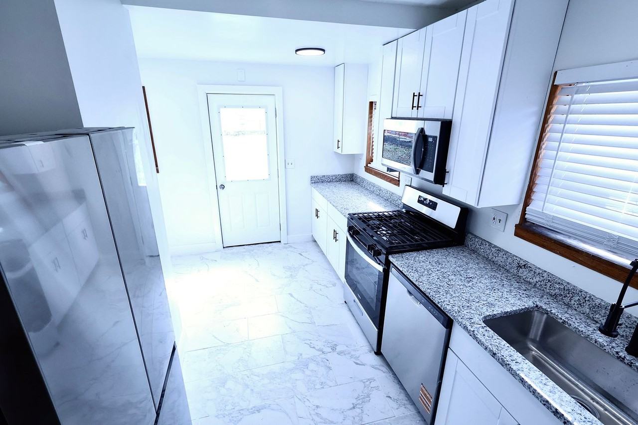 450 Stanton Ave - Photo 2 of 16