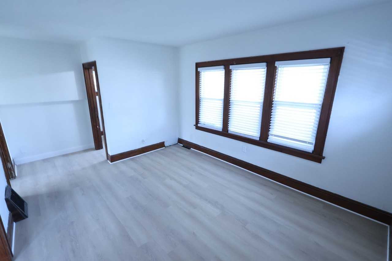 450 Stanton Ave - Photo 4 of 16