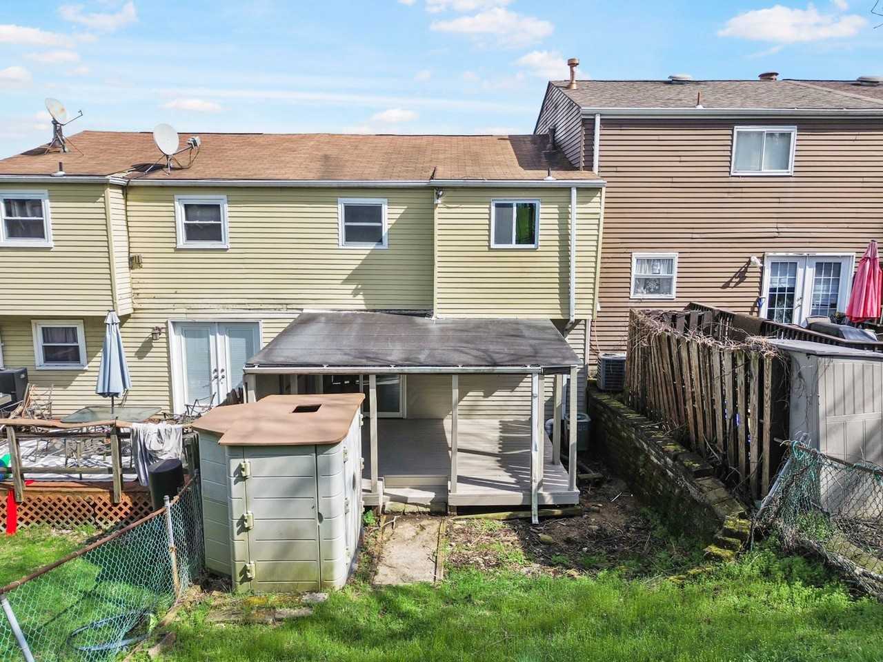 1202 Anna Ave - Photo 2 of 36