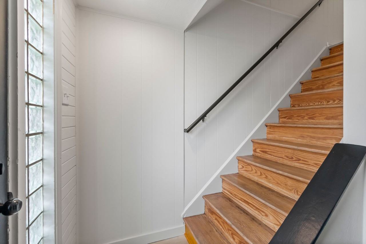 1202 Anna Ave - Photo 4 of 36