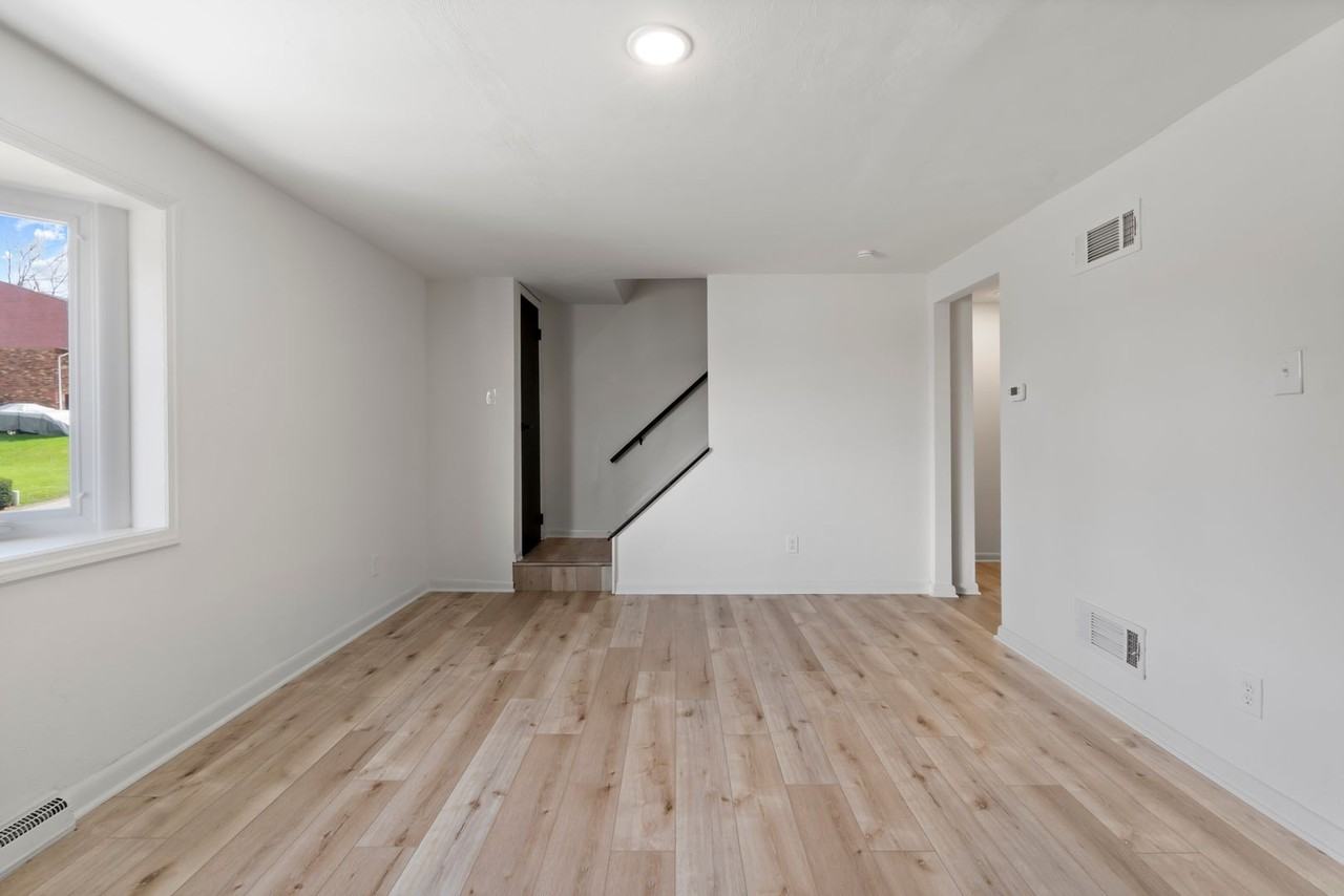 1202 Anna Ave - Photo 6 of 36