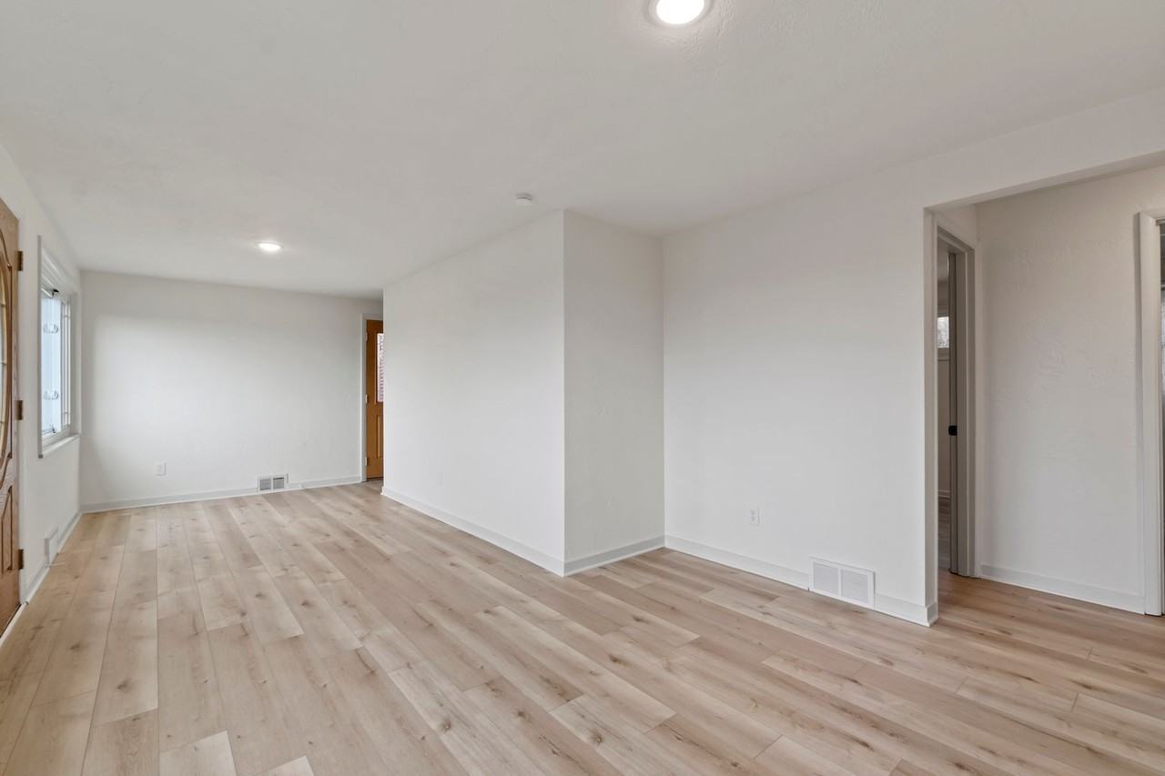 1227 Raven Dr - Photo 6 of 29