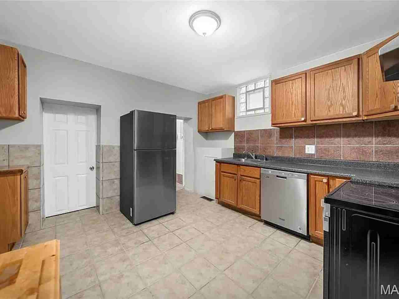 709 Dammert Ave - Photo 2 of 19