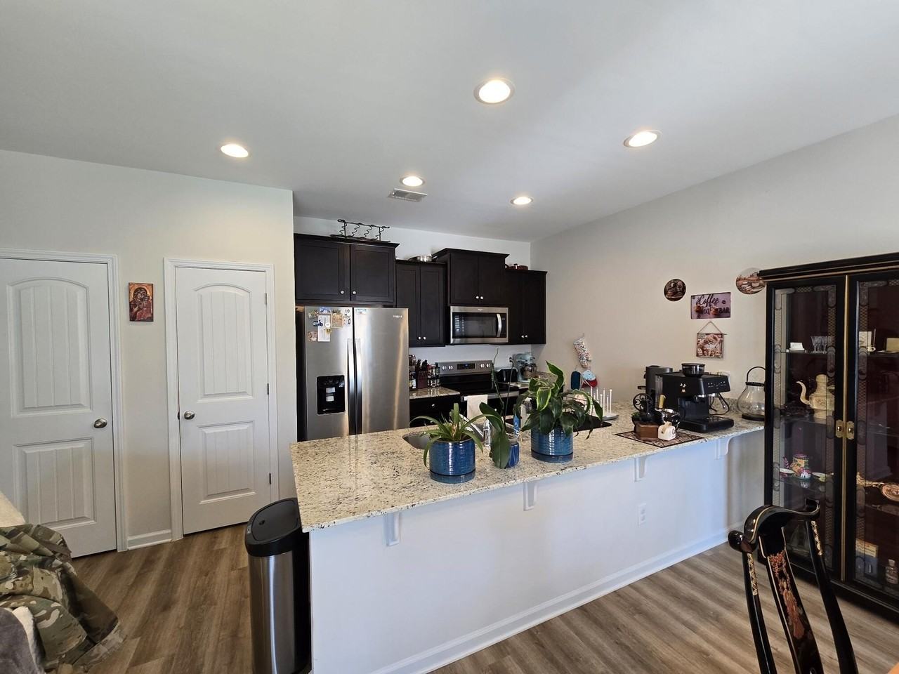 1922 Flagpole Dr - Photo 5 of 26