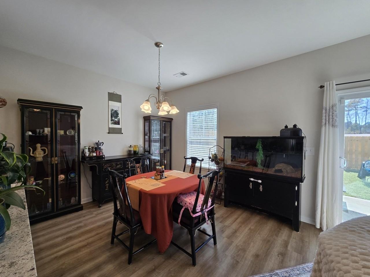 1922 Flagpole Dr - Photo 6 of 26