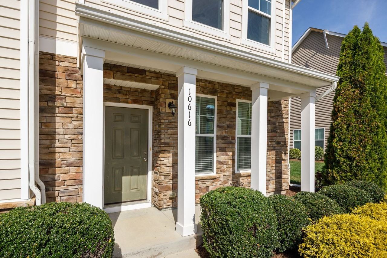 10616 Marions Pl - Photo 3 of 47