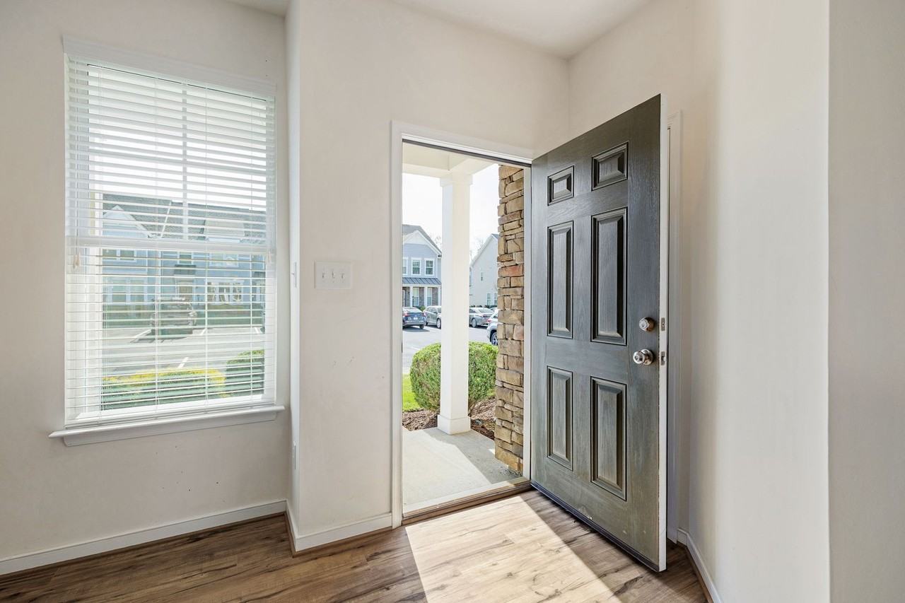 10616 Marions Pl - Photo 4 of 47