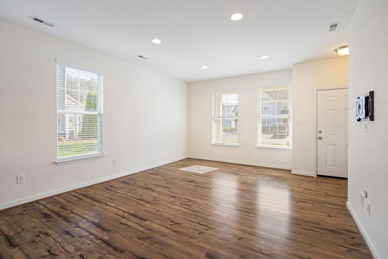 10616 Marions Pl - Photo 7 of 47