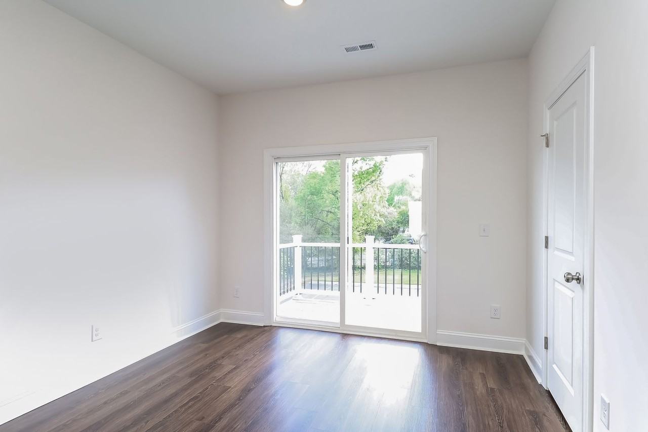 528 Beatties Ford Rd - Photo 4 of 13