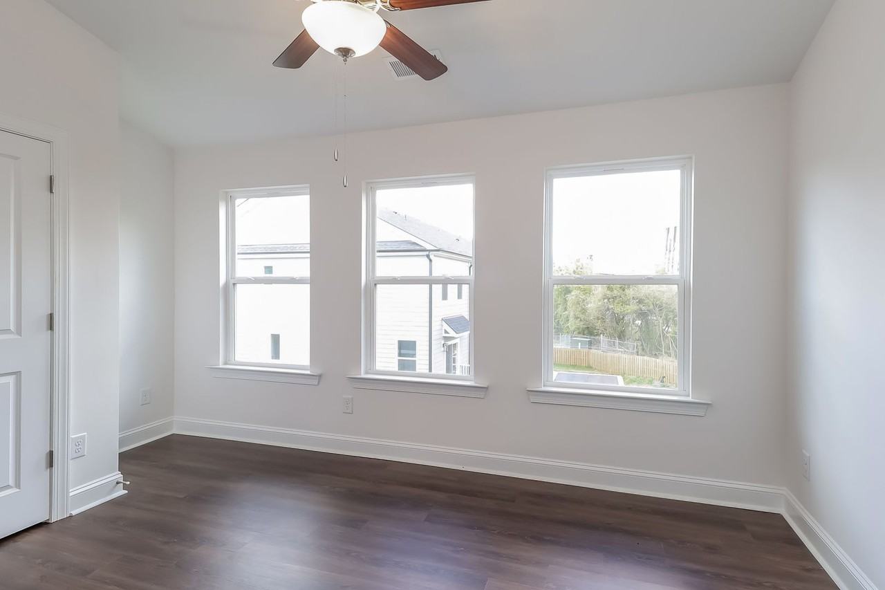 528 Beatties Ford Rd - Photo 7 of 13